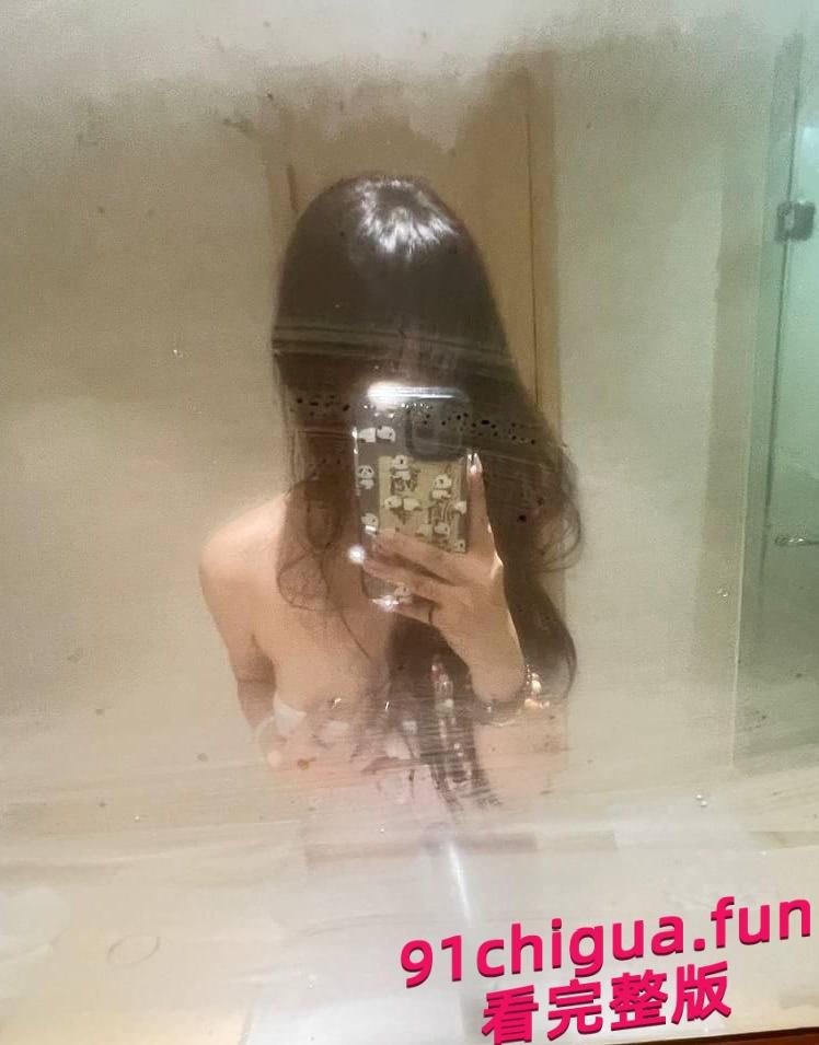 广西科技大学反差学生 陈曦 与男友性爱视频，骚货喜欢被后入！-3