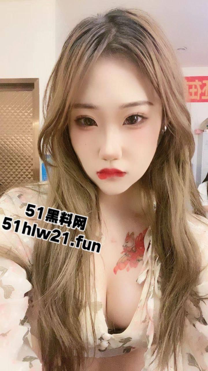 口打舌钉技术口超，舔吸肉棒分分钟爽射，超骚榨精小妖精床上拿捏各种男人，从未有过对手。-4