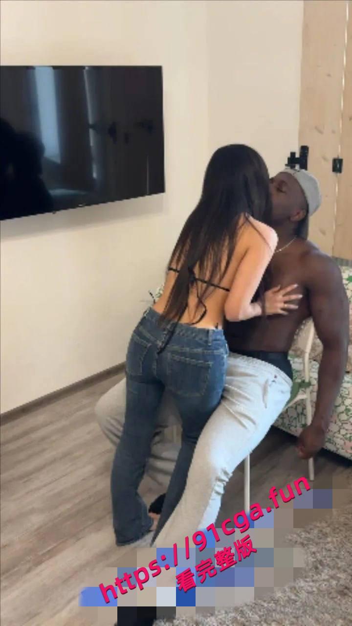 日本知名模特演员 水川堇 高级媚黑 巨屌壮汉黑哥无套欢乐打桩 娇小身材犹如玩肏真人娃娃 #知名模特水川堇-4