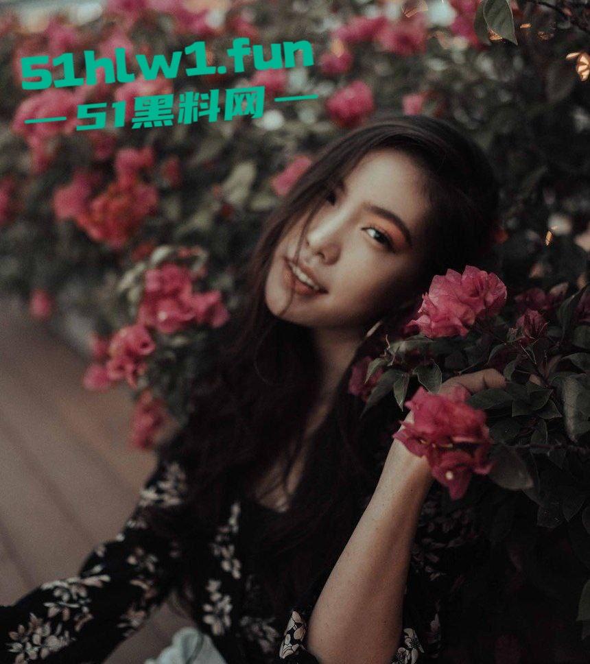 新加坡极品母狗【李玲玉】御姐外表反差骚逼，身材高挑翘臀大奶，修长美腿性感诱人，被主人居家调教爆操视频流出。-9