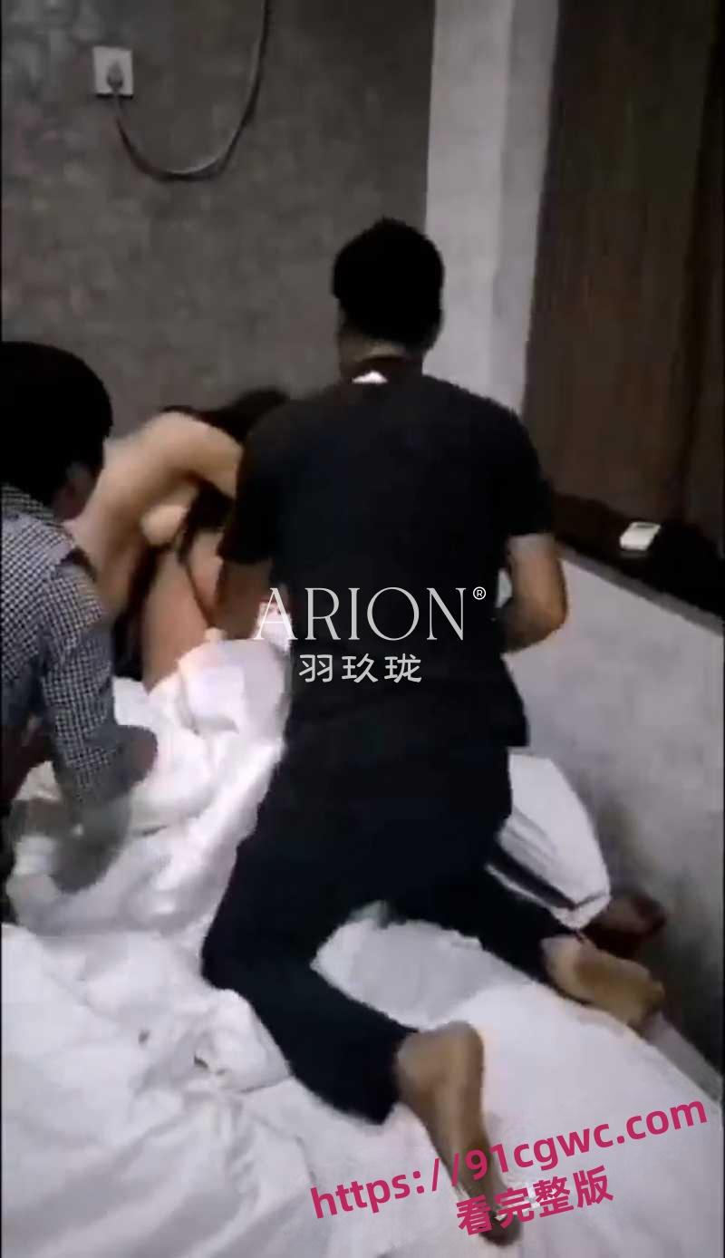 济南宣传部副部长与电视台主持人出轨事件 酒店开房被抓视频全网疯传 上演女主全裸护情人大戏！-2