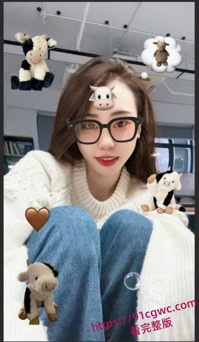 浙江杭州气质女大学生陈绍熙 遭前男友泄密不雅视频 颜值极高随着欲望也极强!-5