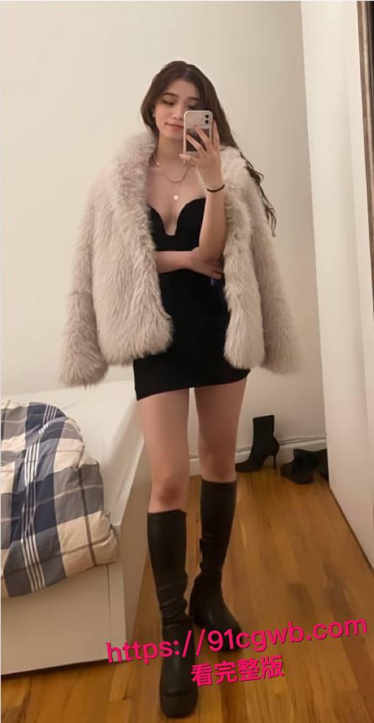 上海美术学院留学生卢美婷海外媚洋,白人洋爹 对她疼爱是菊花开,街头翘臀求白人爆插!-7