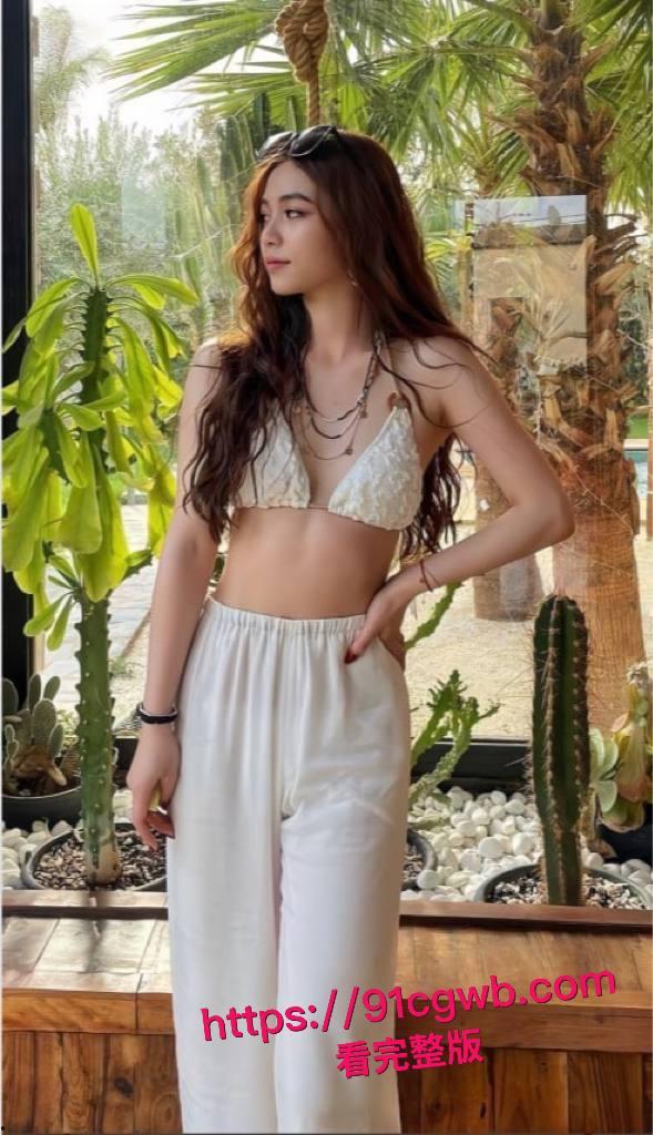 上海美术学院留学生卢美婷海外媚洋,白人洋爹 对她疼爱是菊花开,街头翘臀求白人爆插!-8