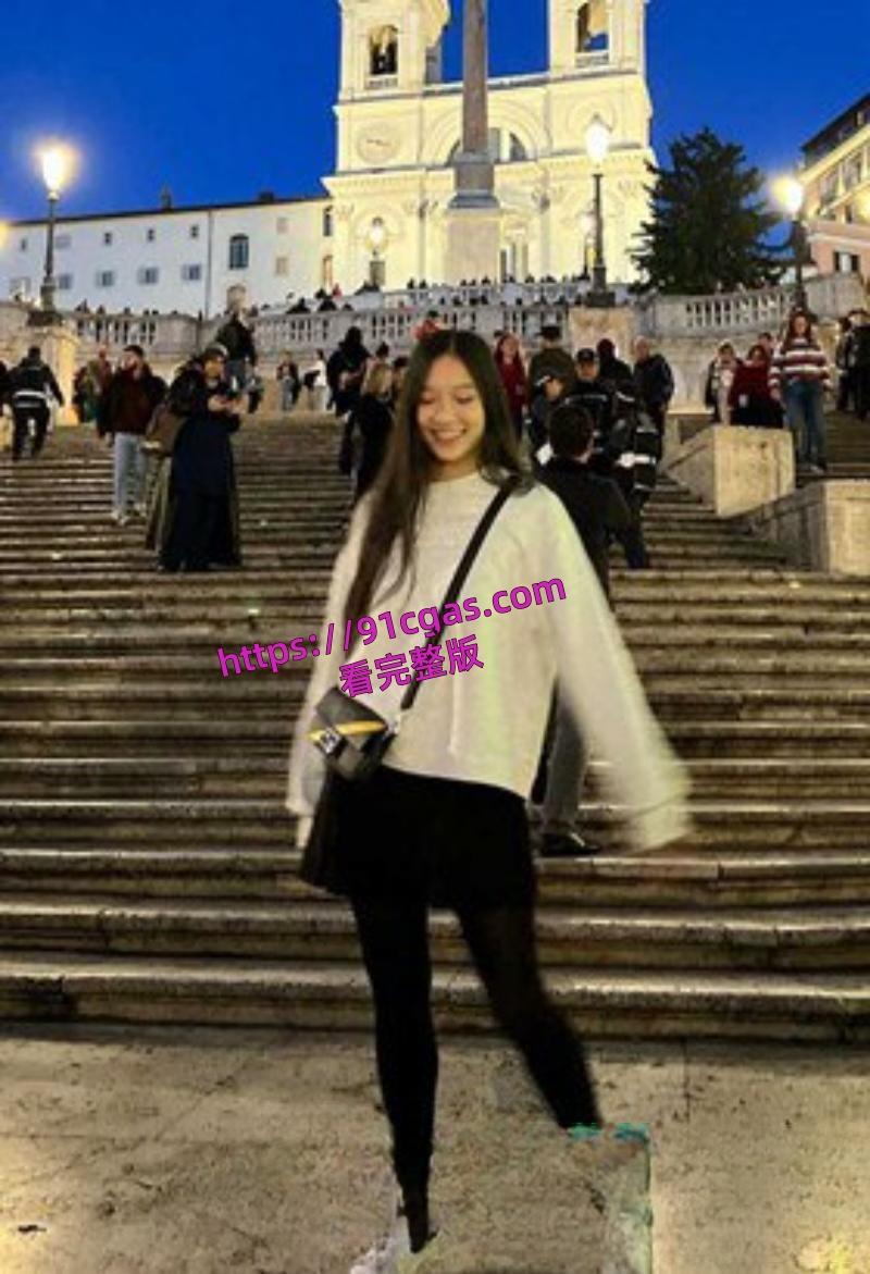 漂亮女大学生赵可儿白天陪金主旅游晚上当性奴 露脸性爱视频流出-1