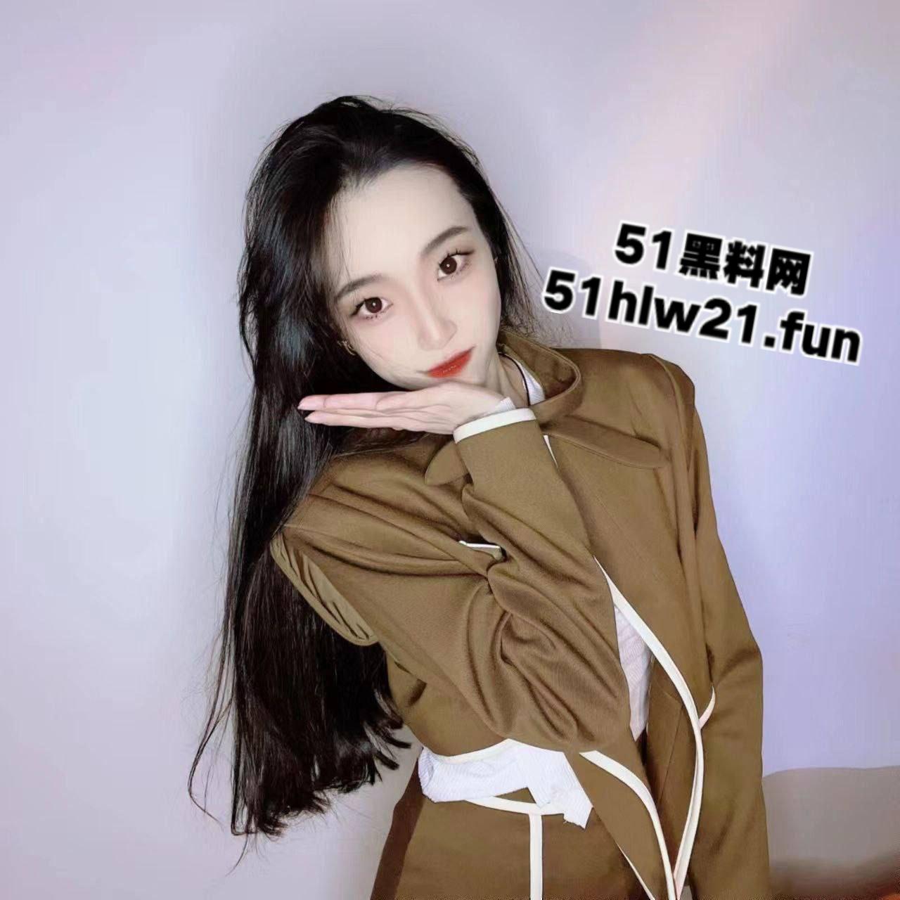 微博网红泄密【一只小年糕呀】高颜值长腿反差前女友，分手后被渣男曝光露脸自拍！-5