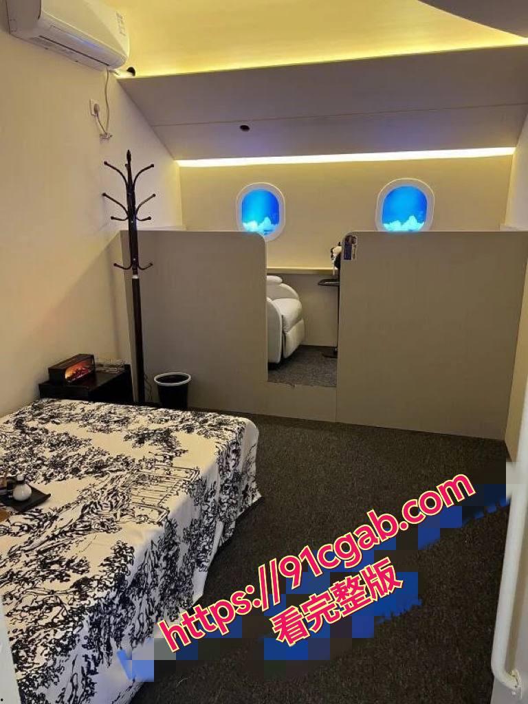 长沙日式电影换装SPA新店被端:制服诱惑卖淫窝点曝光,600元空姐秘书老师随便玩!-3