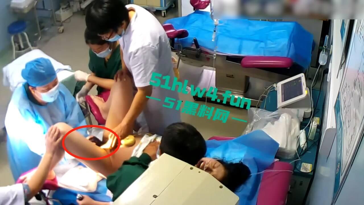 妇产医院生孩子现场，孕妇分娩手术室监控被黑客大神攻破，看完生孩子逼才是真的牛逼！-6