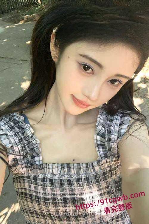 长相神似女明星鞠婧祎的反差淫娃，被男友大力抽插到高潮，直接喷水加颤抖，带劲了-6