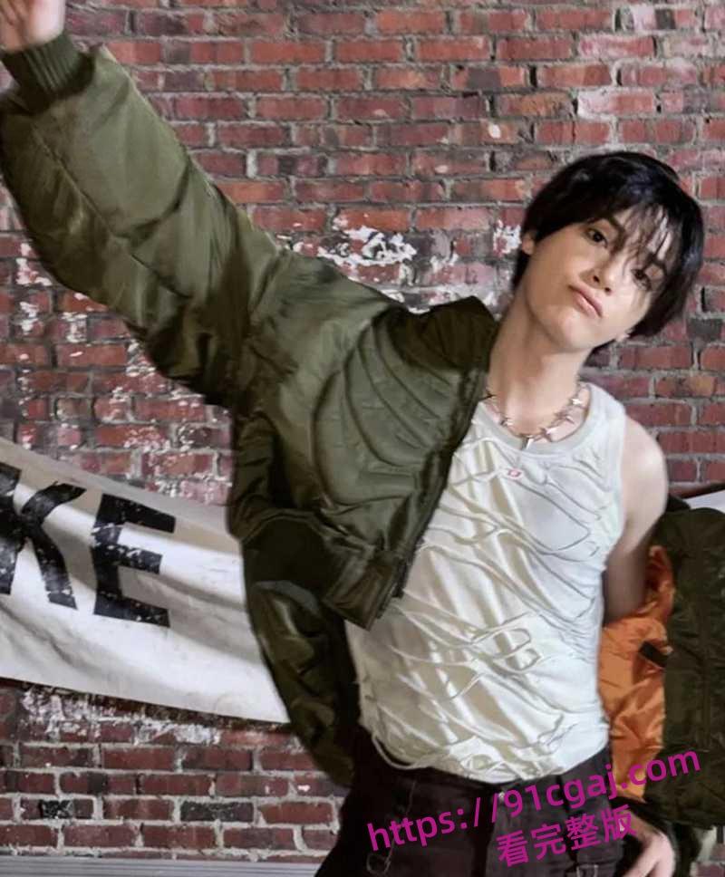 韩国男团周鹤年 春丑闻全网疯传 21万港元与AV女皇明日花绮罗4小时不限次数-1