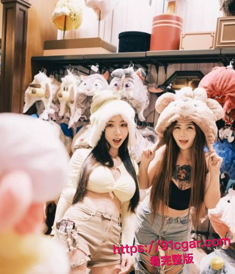 台湾网红暗黑孟若羽最新作隐藏版直播流出 全身连体黑色网袜 道具大军入侵全身 腿抖到怀疑人生!-2