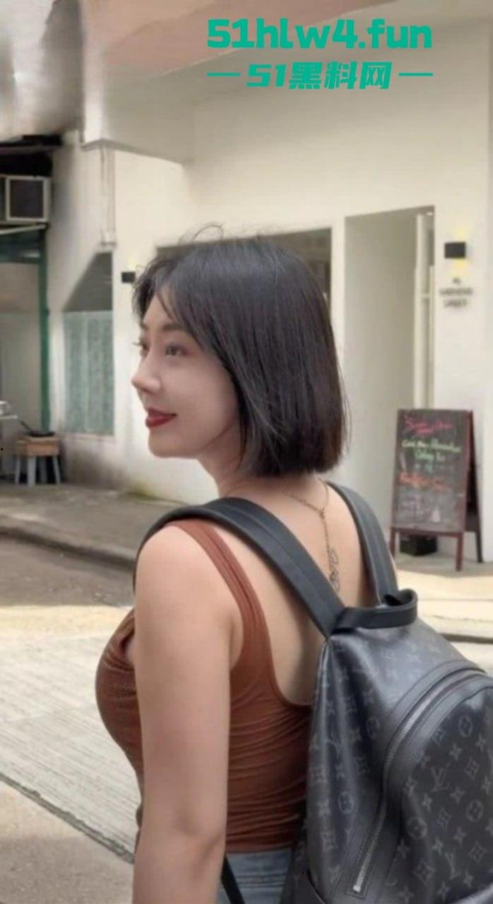 万人疯求的大奶宝妈，抖音肥臀女神【兔兔1104】百万粉丝极品尤物和土豪粉丝约啪视频流出。-3