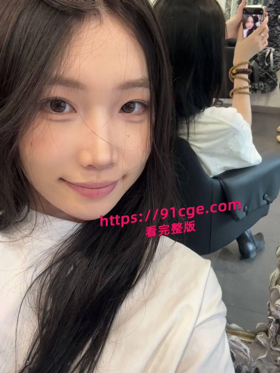 超可爱反差女大学生，鹅蛋脸杏仁眼，皮肤白得像牛奶，私下却是反差婊！不雅视频流出 #大学生 #反差母狗 #清纯可爱欲女 #曝光-2