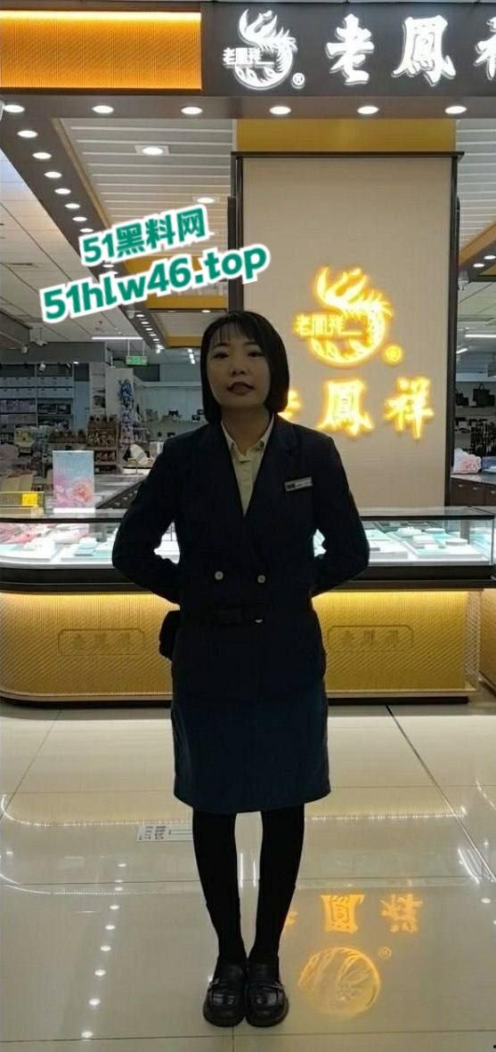河北衡水捉奸现场，信誉楼老凤祥女店长和有钱客人发展地下恋情，原配妻子捉奸当场爆揍。-7