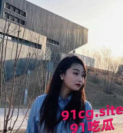 包头轻工技术学院学妹【王静】为了金钱下海勾引网友玩裸聊-3