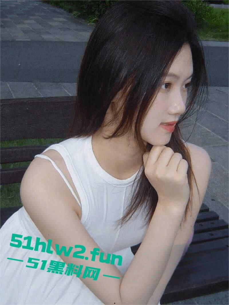 上海绝美幼师【陈诗雅】23岁长腿御姐女神，背地里偷情学生家长被男友发现曝光不雅视频。-4