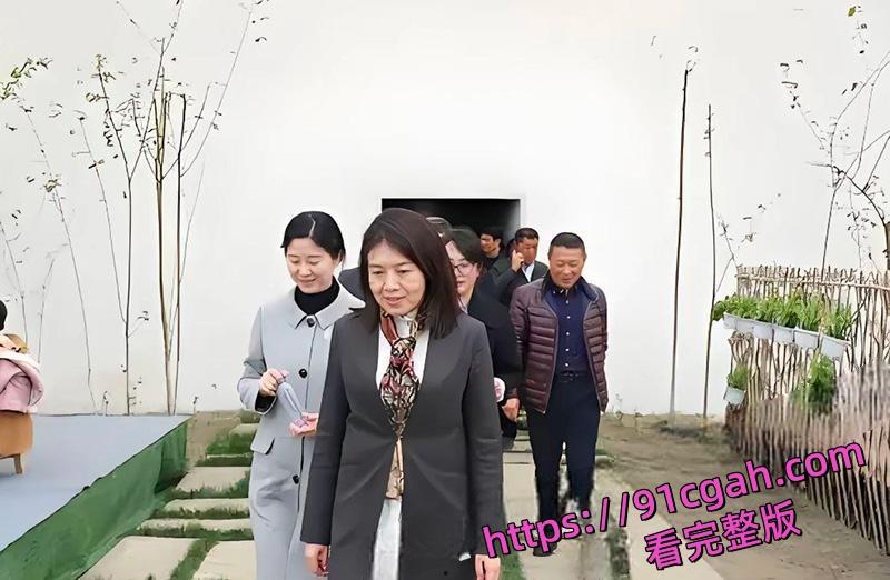 封杀谭谈交通的始作俑者 四川正厅级干部女贪官田蓉被双规给领导当肉便器 性爱视频被全网曝光！-5