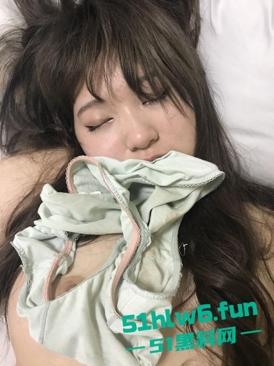 绿帽瓜友投稿，分享自己的大奶极品女友还灌醉迷晕后给兄弟玩，这真是义父级的好兄弟啊。-6