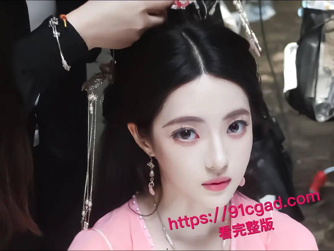 顶流塌房实锤?许凯被前女友许荔莎曝出轨分手,于正急删回应引热议-1