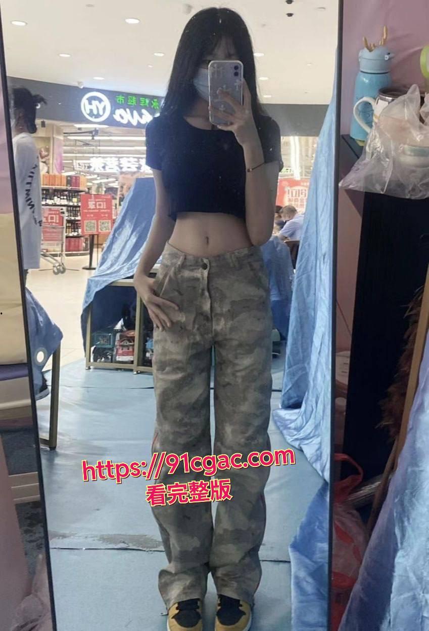 来自四川绵阳的学生妹刘新欣，小小年纪 长得十分可爱，然而清纯外表下的她却早已被包养，被调教成了淫骚的小母狗！-6