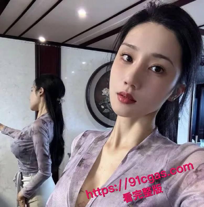 抖音42w粉网红 米NANA 丝足女神难抵重金诱惑私发福利-3