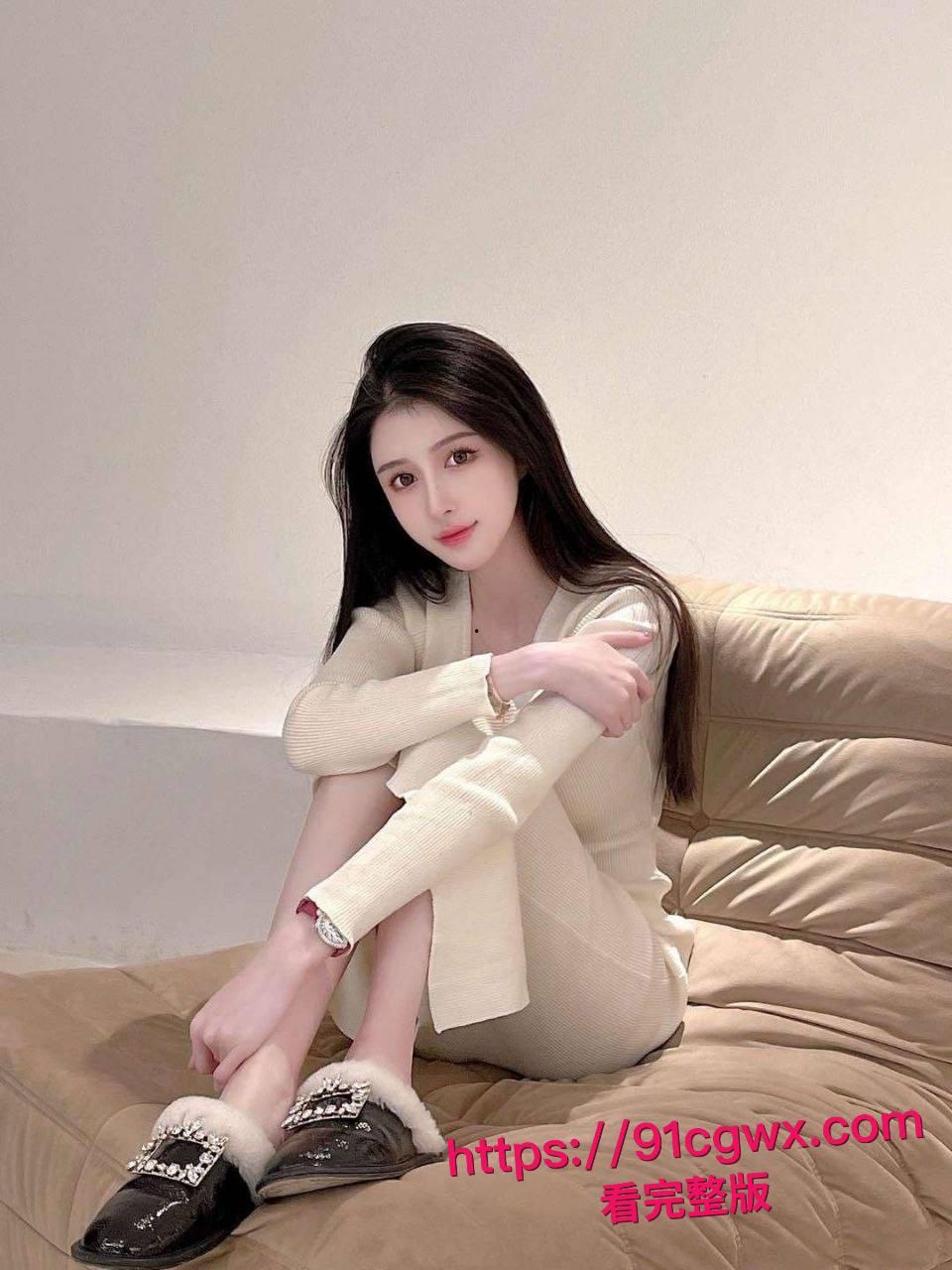 广州财经大学黑料爆棚！道具自慰口交啪啪私拍全泄露，黑丝情趣内衣手撸鸡巴求精，极品骚货让人想狠操一顿！-6