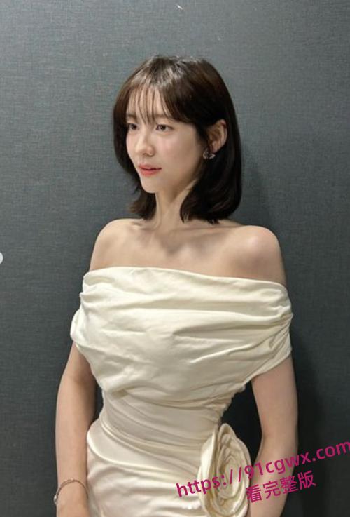 韩国女星朴智贤为作品献身 片中大尺度露点以及啪啪现场,一对酥胸无比粉嫩,叫声无比动人!-4