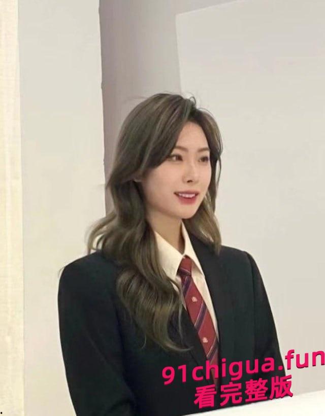 大连艺术学院女教师翻车！周诗琦高能自拍视频被前男友爆出 #艺术学院教师-1