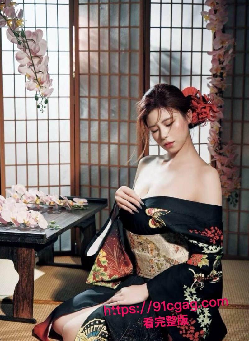 网友投稿曝光!丝袜骚妻韩薇薇最新性爱视频流出,爱穿黑丝的极品骚货被暴操,浓精全射大奶子上,骚劲儿爆表!-1