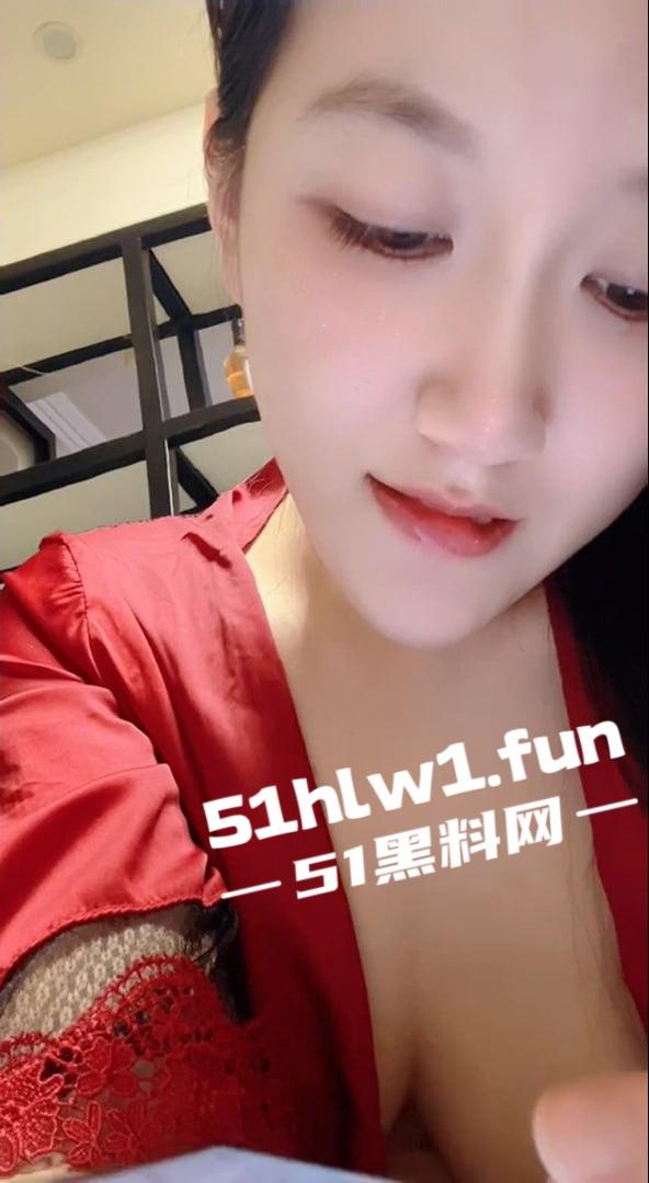 抖音网红【树媛MM】奶子甩出10级地震，超大巨乳加骚逼合集流出，3P伺候都得喘不上气！-4