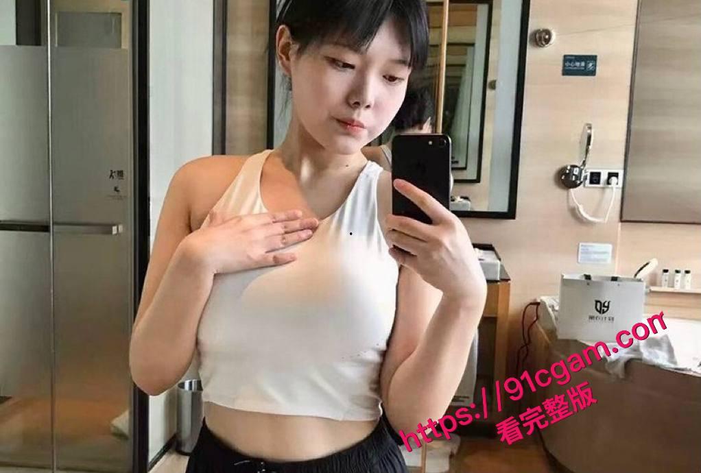 白富美【陈佳涵】与体育生开房视频曝光， 激烈打桩速度堪比炮机！-1