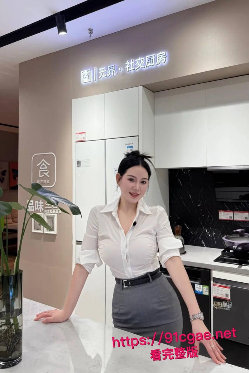 兄弟的老婆出轨被我无意发现,告诉兄弟后喊上我们迷翻他老婆一起轮番操得她骚逼都合不拢!-4