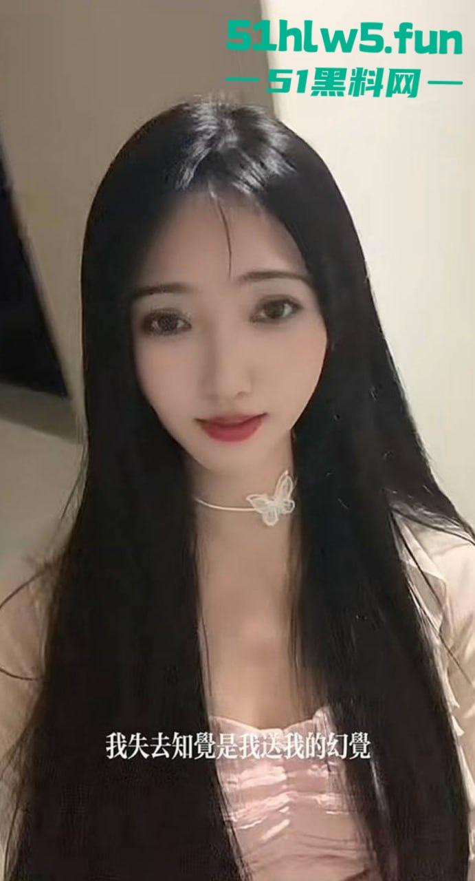 抖音翻唱网红【暖儿】被曝裸聊捞金 甜歌玉女竟是骚浪欲女八字吊乳全裸吸精。-7