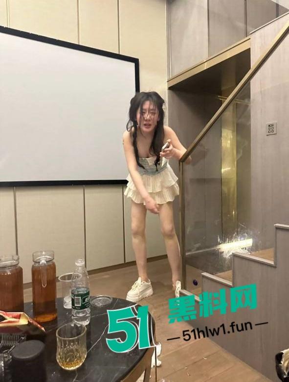紧急避雷杭州神经女in11 吸毒女耍酒疯神志不清大喊大叫疯狂表演说被强奸报警讹诈1万元。-8