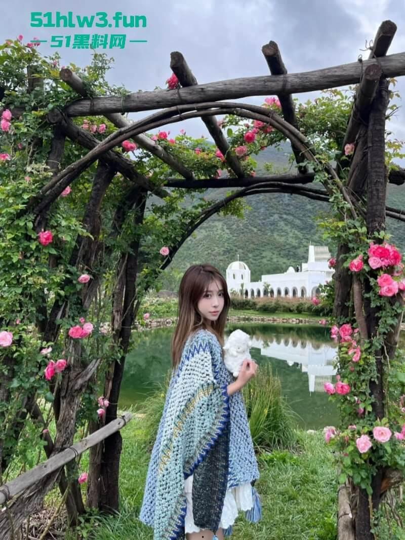 留日学生妹【刘安昕】外网公开卖身陪睡母狗属性被扒,怕父母生气假意报警装乖女。-2