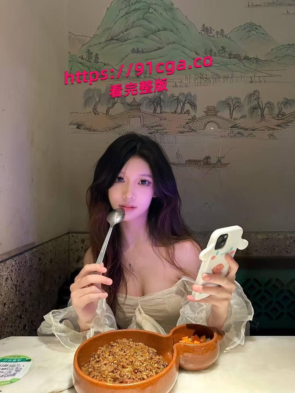 高颜值反差婊莎莎，这妹子高颜值脸蛋甜美，妥妥的人间尤物，与男友激情性爱，把女友都给操哭-1