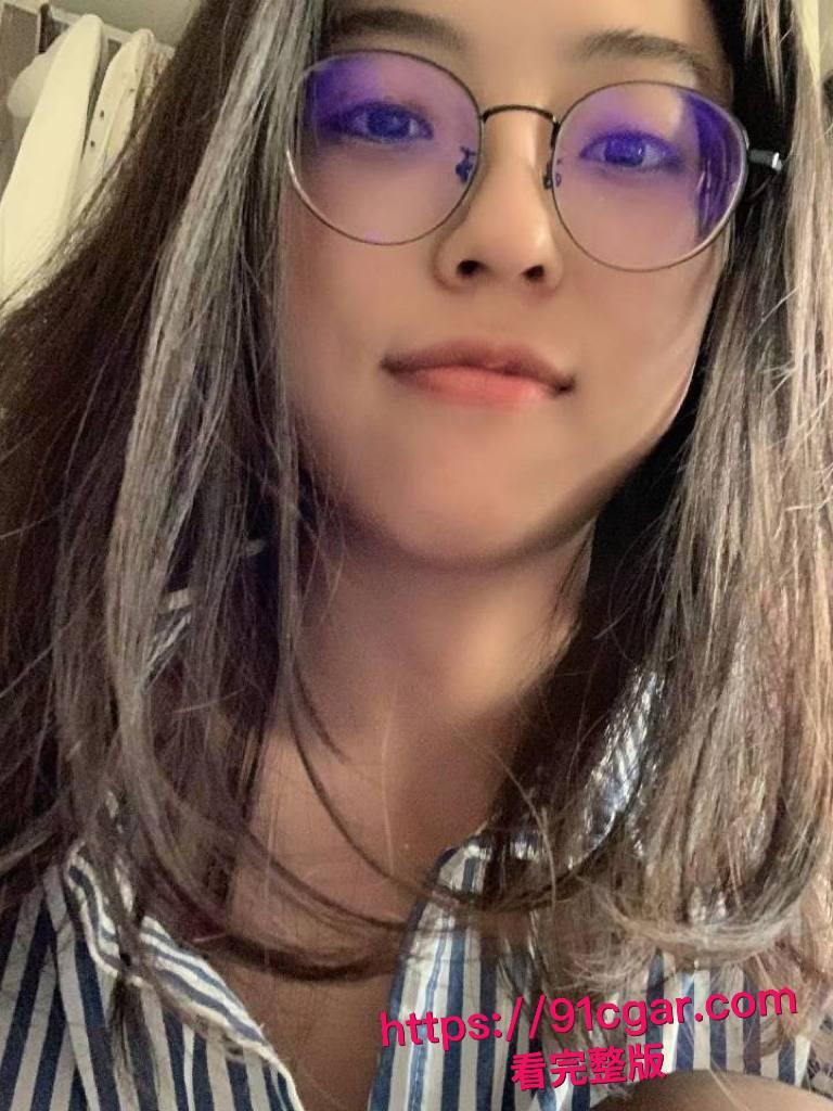 乱伦大神爱穿丝袜的骚妈 后爹在楼下麻将 妈妈在楼上被我插大肥屁股 极度刺激爽啊-3