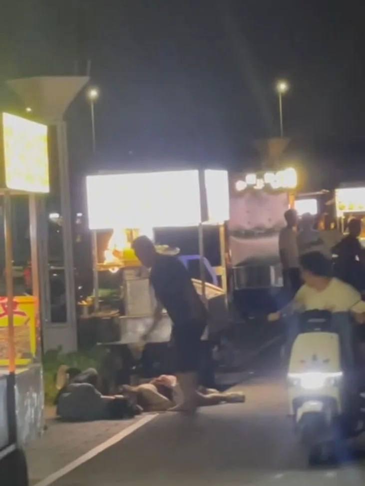 佛山南海东坪河摊贩斗殴酿悲剧!姐弟俩被捅死,凶手当场被抓获-4