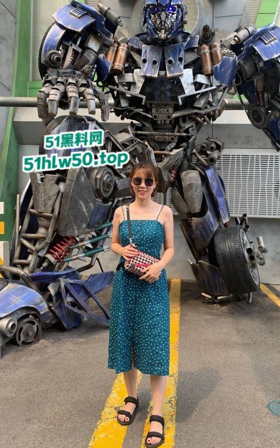 瓜友投稿长沙母狗【孙芳芳】雨花区枫树山小学老师，已婚人妻骚妇背着老公跑到情人家，大鸡巴抽插视频曝光！-11