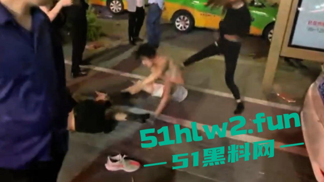 广东醉酒男子喝多，叫来三个妹子嫖娼，结果就操了一个，还是只插几下当场秒射，事后不给钱给妹子围殴！-4