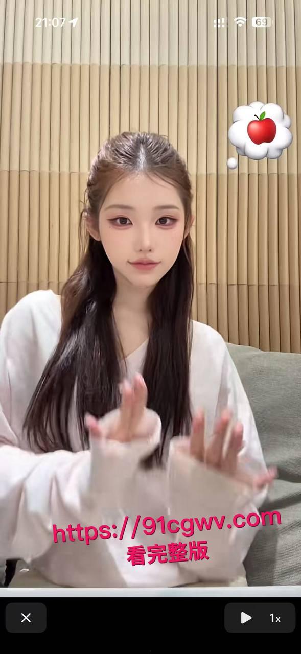 千万粉女网红【一只璐 A Deer】酒店针孔大尺度曝光！不雅照+开房视频流出，反差婊本婊，看完直呼太骚了！-10