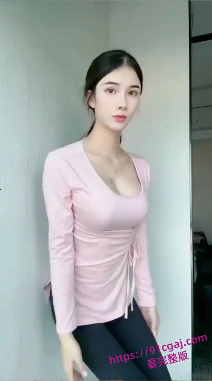 快手网红是邹琳吖黑料升级！是你的琳姐姐空姐资源流出-4