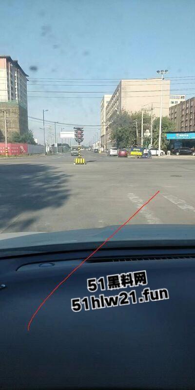 极品白嫩骚兔女郎网聊主动送炮，老实男激动提枪赴约却被上了生动一课脑袋坏了！-19