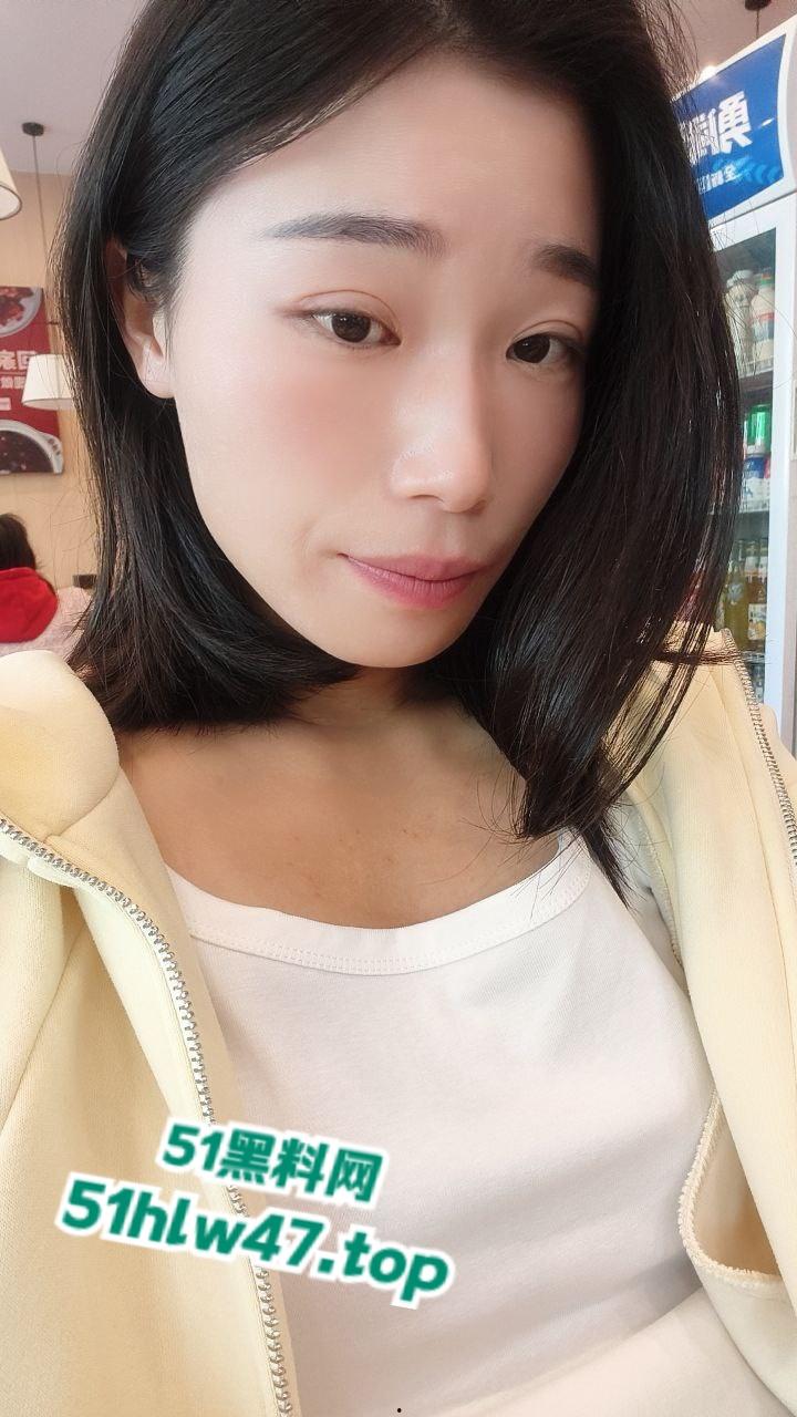 极品少妇寂寞野外露出直播，公共座椅成自慰椅双腿大张插到喷水！-2