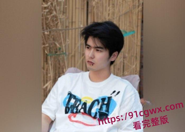 国内男艺人刘奕畅大瓜爆出！酒吧强迫妹子陪酒遭拒绝，轮番殴打遍体鳞伤！粉丝震惊形象崩塌！-8