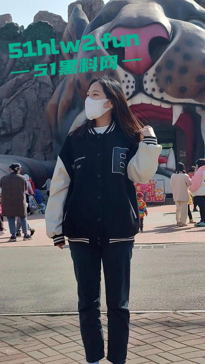 幼师专业女大学生，白天是孩子王，晚上变男人玩具！表面清纯受人尊敬，私下淫荡骚成狗，真想狠狠操烂她！-1