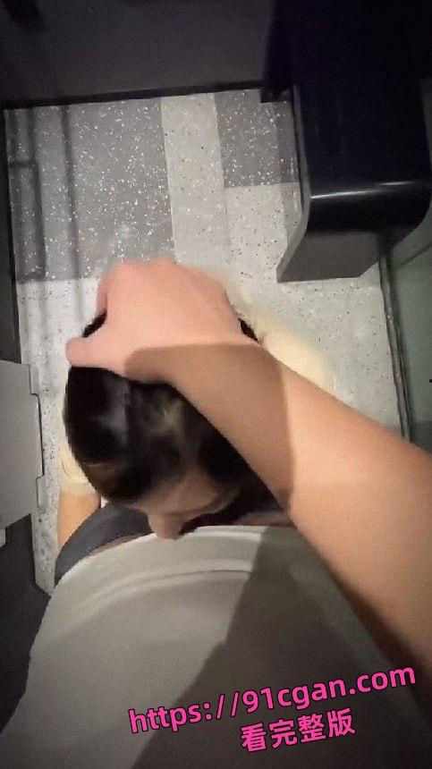 杭州某酒吧气氛组 张欣慧 被社会小伙调教成性奴母狗 还带去给兄弟一起操 真是白瞎了-3