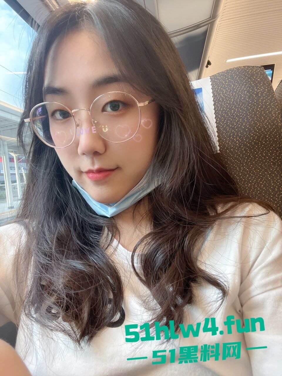 高颜值眼镜母狗【太子妃】高挑身材长腿模特女神，SM性虐露出做爱集合超赞福利视频免费看。-6