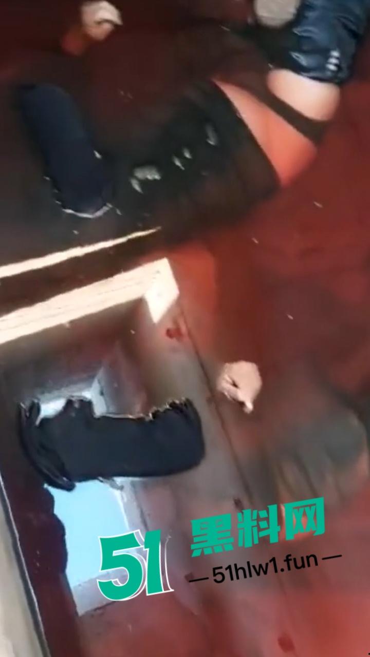 【血腥恐怖慎点】叙利亚惨烈现状沙姆解放组织，在当地肆意杀人视百姓如牛马，人民生活堪比地狱抛尸现场被曝光。-3