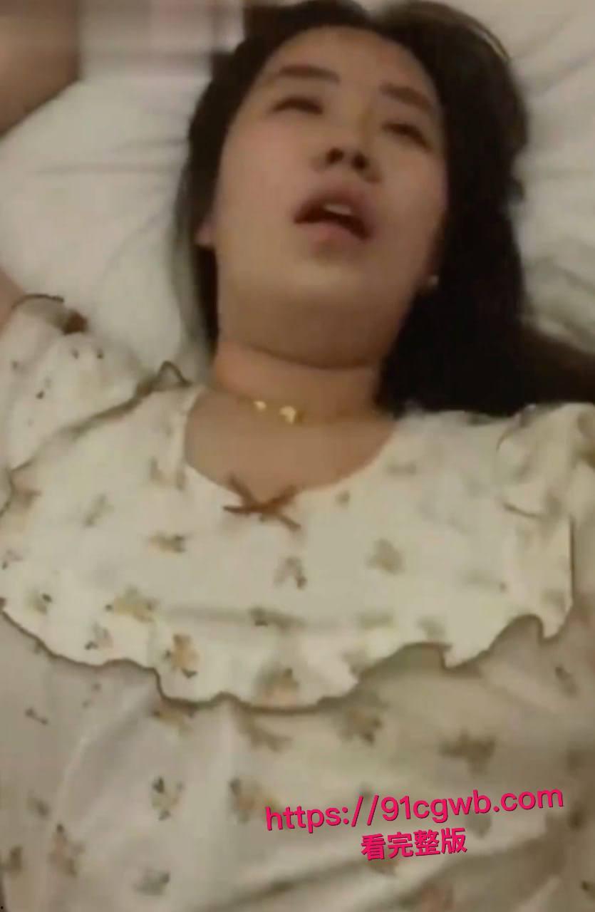 鞍山大学生刘雅惠反差婊炸裂！清纯校花被富二代包养，裸聊摸奶勾引狂野，线下口爆打桩淫叫不断！-9